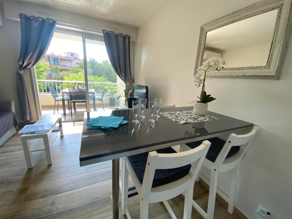 Proche Centre Sanary Studio Climatise 4 Personnes Exterior foto